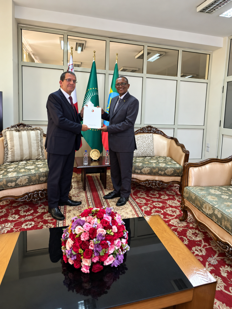 Ambassador-Designate Bernard Hamilton presents his copies d’usage to Mr Melaku Bedada Senbeta, Director-General of Protocol Affairs at Ethiopia’s Ministry of Foreign Affairs.