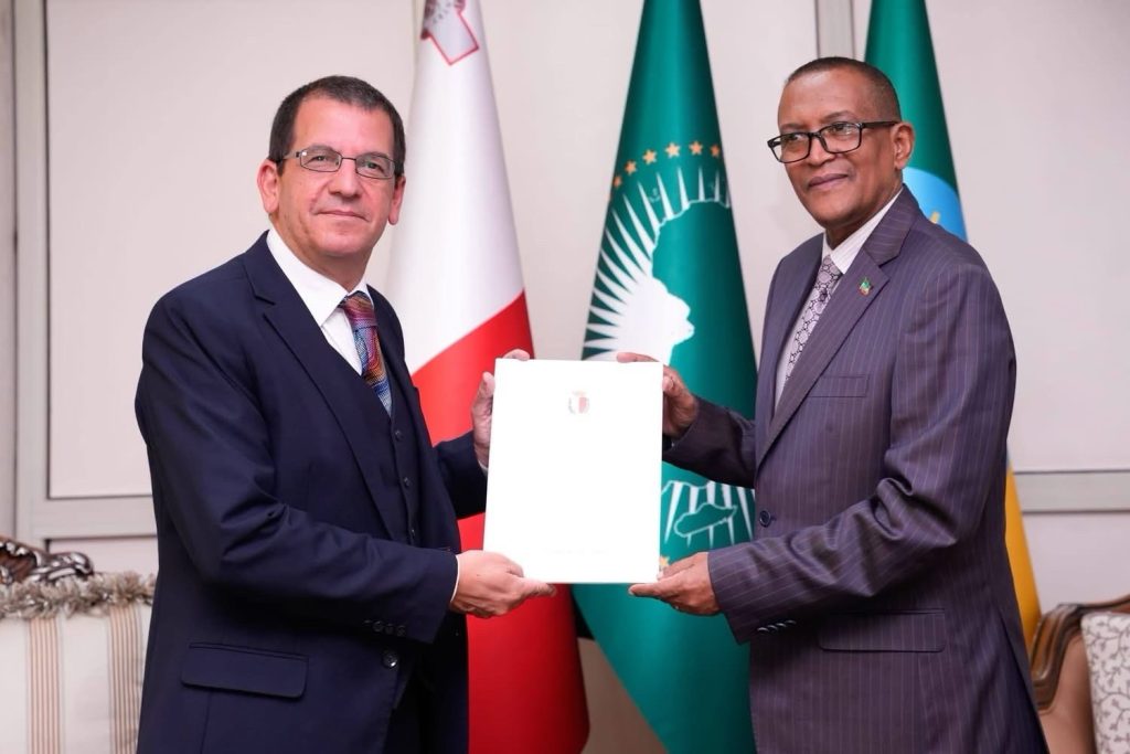 Ambassador-Designate Bernard Hamilton and Mr Melaku Bedada Senbeta following the presentation of copies d’usage at the Ministry of Foreign Affairs of Ethiopia.